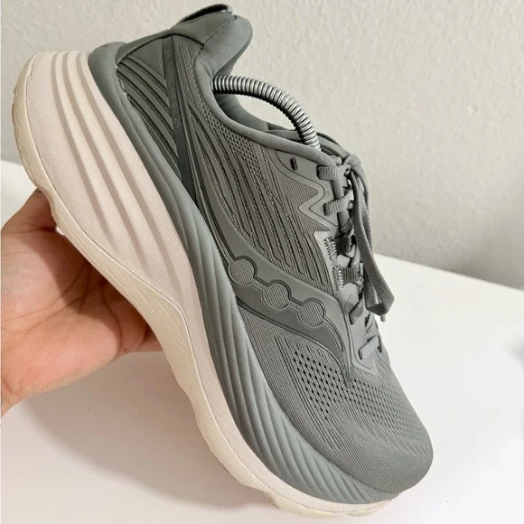 Saucony Hurricane 24 Women's Gray Athletic Running Shoes with Gum Sole - Picture 3 of 11